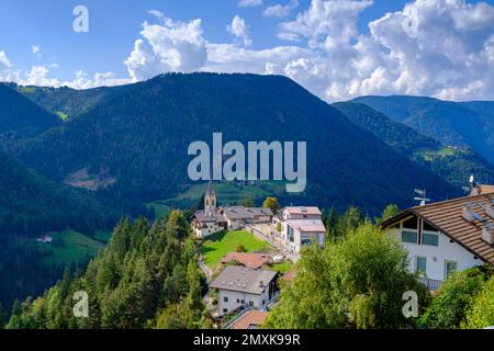 Village des étoiles européennes, Gummer, Karneid, Eggental, Tyrol du Sud, Italie, Europe Banque D'Images