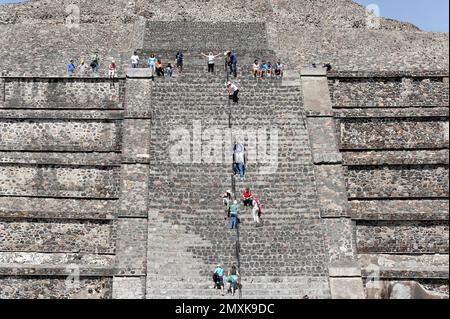 Pyramide de la Lune, Pyramides de Teotihuacán, site du patrimoine mondial de l'UNESCO, Teotihuacán, État du Mexique, Mexique, Amérique centrale Banque D'Images