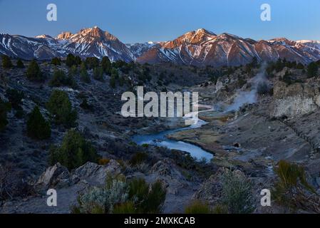 Hot Creek Geothermal site Views, Eastern Sierras, Californie Banque D'Images