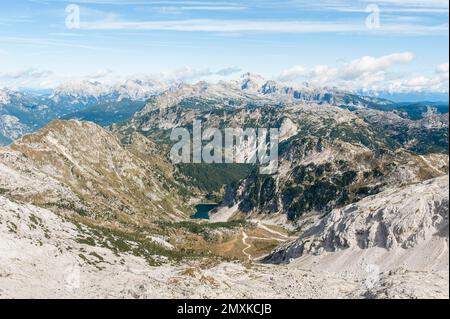 Vue depuis le sommet de Krn (2. 244 m), Monte Nero, Mont Triglav derrière, Parc national de Triglav, Alpes Juliennes, Slovénie, Europe Banque D'Images