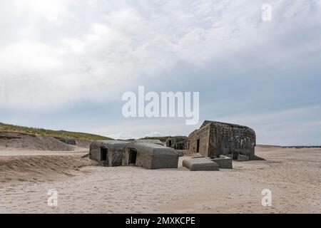 Bunkers de Wehrmacht allemands appartenant à l'ancien mur de l'Atlantique sur la plage près de Thybore, Danemark, Europe Banque D'Images