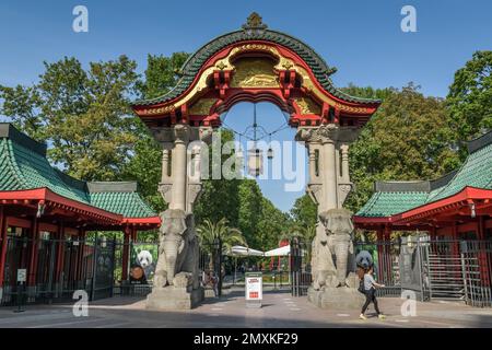 Elephant Gate, jardin zoologique, Budaapester Straße, Tiergarten, Mitte, Berlin, Allemagne, Europe Banque D'Images