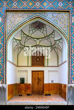 Cellule étudiante, Medese-ye-Chahar Bagh, Université des quatre Jardins, Ispahan, Ispahan, Iran, Asie Banque D'Images