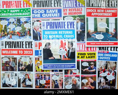 Un tas de Private Eye de magazines. Banque D'Images