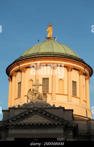 Italie, Bergame, le dôme de l'église Santa Maria Immacolata delle Grazie sur Viale Papa Giovanni XXIII. Banque D'Images