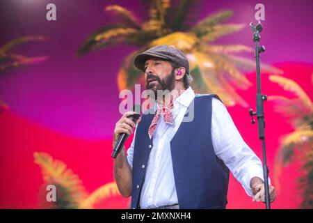 Juan Luis Guerra se produisant au Festival Cruïlla, Barcelone 9 juin 2022. Photographe : ALE Espaliat Banque D'Images