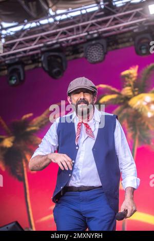 Juan Luis Guerra se produisant au Festival Cruïlla, Barcelone 9 juin 2022. Photographe : ALE Espaliat Banque D'Images