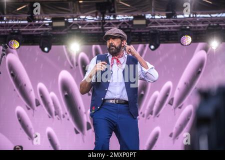 Juan Luis Guerra se produisant au Festival Cruïlla, Barcelone 9 juin 2022. Photographe : ALE Espaliat Banque D'Images