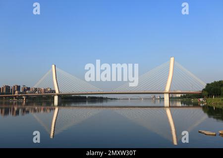 Le pont prospère, la rivière hun Banque D'Images