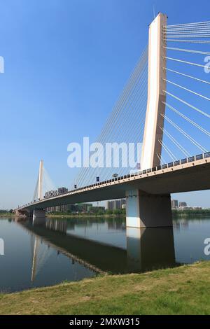 Le pont prospère, la rivière hun Banque D'Images