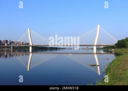 Le pont prospère, la rivière hun Banque D'Images