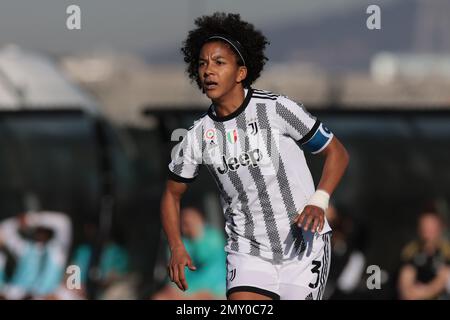 Vinovo, Italie, 4th février 2023. Sara Gama de Juventus pendant le match série A Femminile au Centre d'entraînement de Juventus, Turin. Le crédit photo devrait se lire: Jonathan Moscrop / Sportimage Banque D'Images