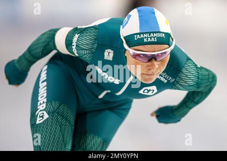 HERENVEEN - Marijke Groenewoud en action sur les 3000 mètres pendant le deuxième jour des distances NK à Thialf. ANP VINCENT JANNINK Banque D'Images