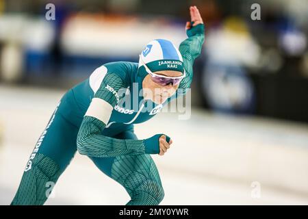 HERENVEEN - Marijke Groenewoud en action sur les 3000 mètres pendant le deuxième jour des distances NK à Thialf. ANP VINCENT JANNINK Banque D'Images