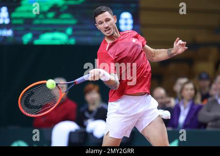 RIJEKA, CROATIE - FÉVRIER 04 : Dennis Novak d'Autriche joue un front contre Borna Coric de Croatie lors du premier tour de qualification de la coupe Davis entre la Croatie et l'Autriche au Zamet Sports Hall on 4 février 2023 à Rijeka, Croatie. Photo: Nel Pavletic/PIXSELL crédit: Pixsell/Alay Live News Banque D'Images