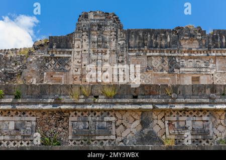 Sculptures murales mayas au Nunnery Quadrangle, Uxmal, Yucatan, Mexique Banque D'Images