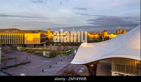 Vue panoramique de Metz, ville de la région Lorraine, dans le nord-est de la France, le soir Banque D'Images