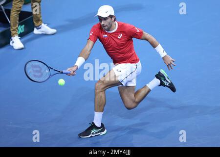 RIJEKA, CROATIE - FÉVRIER 04 : Borna Coric de Croatie joue un front contre Dennis Novak d'Autriche lors du premier tour de qualification de la coupe Davis entre la Croatie et l'Autriche au Zamet Sports Hall on 4 février 2023 à Rijeka, Croatie. Photo: Nel Palvetic/PIXSELL Banque D'Images