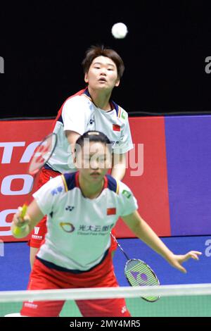 Bangkok, Thaïlande. 4th févr. 2023. Tan Ning (en haut)/Xia Yuting of China se dispute pendant la demi-finale des doubles des femmes contre Benyapa Aimsaard/Nuntakarn Aimsaard de Thaïlande au Thailand Masters 2023 à Bangkok, Thaïlande, 4 février 2023. Credit: Rachen Sageamsak/Xinhua/Alay Live News Banque D'Images