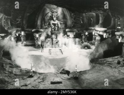 La scène à Elstree abritant l'ensemble pour Indiana Jones et le Temple de Doom, Royaume-Uni 1980s Banque D'Images