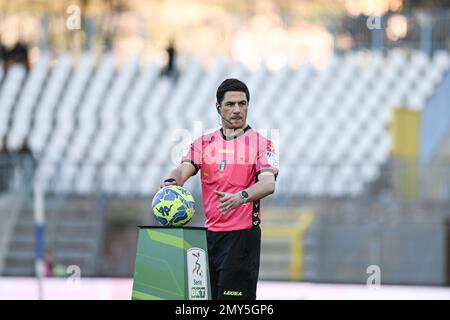 Côme, Italie. 4th févr. 2023. Revere Gianluca Manganiello lors du match de football italien série B entre Calcio Como et Frosinone Calcio le 4 février 2023 au stadio Giuseppe Senigallia à Côme, Italie. Photo Tiziano Ballabio crédit: Tiziano Ballabio/Alamy Live News Banque D'Images