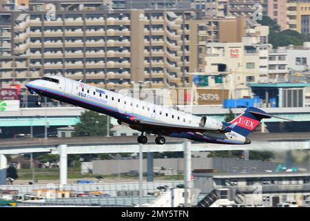 Préfecture de Fukuoka, Japon - 02 juillet 2022 : avions de passagers Bombardier CRJ-700ER (JA08RJ) d'Ibex Airlines. Banque D'Images