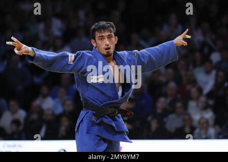 Balabay Aghayev (AZE) a remporté la médaille d'or dans la catégorie hommes  60kg contre Cédric Revol (FRA) (Etoile SP de blanc Mesnil Judo) dans la catégorie hommes -60kg lors de l'International Judo Paris Grand Chelem 2023 (IJF) sur 4 février 2023 à l'aréna Accor à Paris, France - photo: Stephane Allaman/DPPI/LiveMedia Banque D'Images