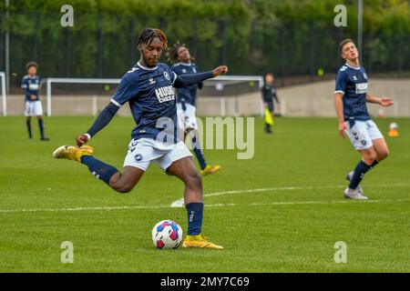 Swansea, pays de Galles. 4 février 2023. Laquay Coleman, de Millwall, prend un cliché à l'objectif lors du match de la Professional Development League entre Swansea City moins de 18 ans et Millwall moins de 18 ans à la Swansea City Academy à Swansea, pays de Galles, Royaume-Uni, le 4 février 2023. Crédit : Duncan Thomas/Majestic Media. Banque D'Images