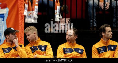 GRONINGEN - (FLR) Botic van de Zandschulp, Max Houkes, Matwe Middelkoop et Wesley Koolhof (pays-Bas) pendant le cycle de qualification pour les finales de la coupe Davis. Le gagnant se qualifiera pour la phase finale de la coupe Davis en septembre. AP SANDER KING Banque D'Images