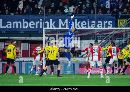 EMMEN - (m) gardien de but de vitesse Kjell Scherpen lors du match de première ligue néerlandais entre le FC Emmen et vitesse à de Oude Meerdijk sur 4 février 2023 à Emmen, pays-Bas. ANP COR LASKER Banque D'Images