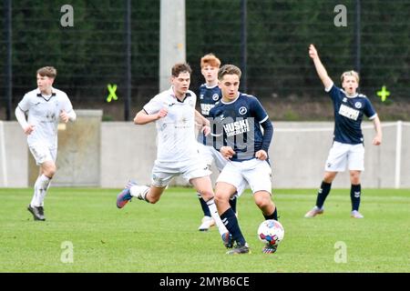 Swansea, pays de Galles. 4 février 2023. Alfie Massey de Millwall en action pendant le match de la Ligue de développement professionnel entre Swansea City moins de 18 ans et Millwall moins de 18 ans à la Swansea City Academy à Swansea, pays de Galles, Royaume-Uni, le 4 février 2023. Crédit : Duncan Thomas/Majestic Media. Banque D'Images