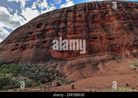 469 immense dôme sur le côté nord de la gorge de Walpa vu de la promenade de Walpa gorge-Kata Tjuta. NT-Australie. Banque D'Images