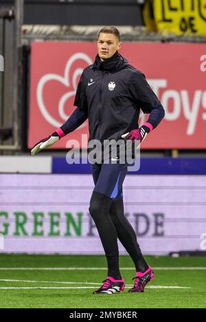 EMMEN, PAYS-BAS - FÉVRIER 4 : le gardien de but Kjell Scherpen de vitesse regarde pendant le match Eredivisie entre FC Emmen et vitesse à de Oude Meerdijk sur 4 février 2023 à Emmen, pays-Bas (photo de Pieter van der Woude/Orange Pictures) Banque D'Images