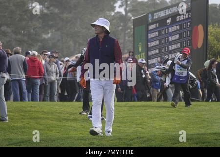 Pebble Beach, Californie, États-Unis. 4th févr. 2023. Bill Murray sur la promenade à Pebble Beach Links lors de la troisième partie de l'AT&T Pro-Am 2023, tournoi de golf PGA Tour crédit : Motofoto/Alay Live News Banque D'Images