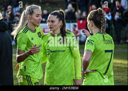 Les joueuses Manchester United Millie Turner, Vilde bo Rise et Ella Toone célèbrent après la victoire de la coupe FA sur les femmes Sunderland AFC. Banque D'Images