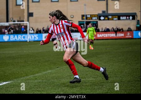 Sunderland AFC avance Emily Scarr en action lors de la coupe féminine FA avec Manchester United Women. Banque D'Images