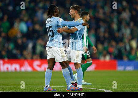 Joseph Aidoo, Kevin Vazquez de RC Celta de Vigo pendant le match de la Liga, date 20, entre Real Betis et RC Celta joué au stade Benito Villamarin sur 04 février 2023 à Séville, Espagne. (Photo par Antonio Pozo / PRESSIN) Banque D'Images