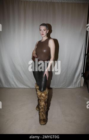 Lou-Anne Gleißenebner-Teskey BEI der Anja Gockel Fashion Show 'Seven Senses' auf der Berlin Fashion week automne/hiver 2023 im Hotel Adlon Kempinski. Banque D'Images