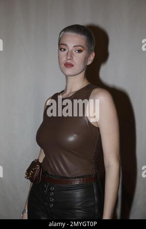 Lou-Anne Gleißenebner-Teskey BEI der Anja Gockel Fashion Show 'Seven Senses' auf der Berlin Fashion week automne/hiver 2023 im Hotel Adlon Kempinski. Banque D'Images