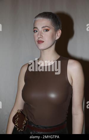 Lou-Anne Gleißenebner-Teskey BEI der Anja Gockel Fashion Show 'Seven Senses' auf der Berlin Fashion week automne/hiver 2023 im Hotel Adlon Kempinski. Banque D'Images