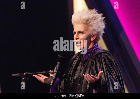 Marie-Agnes Strack-Zimmermann, FPD, prononce un discours à la réunion du festival AKV (Aachen Carnival Association) de l'ordre - contre le sérieux animal. Banque D'Images