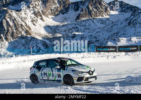 14A David BOUET (FR), WRM PAR CHANOINE M. / course SRD, action 14B Lucas DARMEZIN (FR), WRM PAR CHANOINE M. / course SRD, action lors du 2023 Clio Ice Trophy 2023 - GSeries G3 sur le circuit Andorre - pas de la Casa, on 04 février 2023 in Encamp, Andorre - photo Damien Doumergue / DPPI Banque D'Images