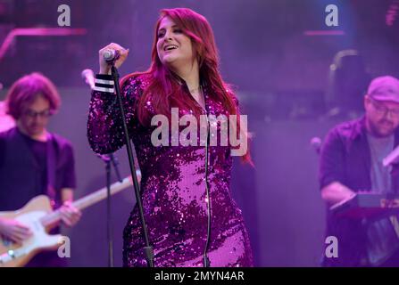 Meghan Trainor performs on Citi Concert Series on Today Show at Rock Plaza  -PICTURED: Meghan Trainor -LOCATION: New York USA -DAYE: 21 Oct 2022  -CREDIT: ROGER WONG/INSTARimages.com Stock Photo - Alamy