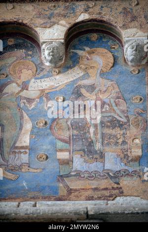 Fresque du 12th siècle de l'Annonciation et de la Visitation, Chapelle Saint-Michel, Rocamadour, site du patrimoine mondial de l'UNESCO, Lot, Occitanie, France Banque D'Images