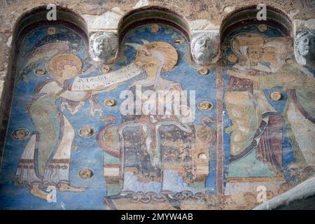 Fresque du 12th siècle de l'Annonciation et de la Visitation, Chapelle Saint-Michel, Rocamadour, site du patrimoine mondial de l'UNESCO, Lot, Occitanie, France Banque D'Images