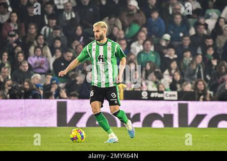 4 février 2023: SÉVILLE, ESPAGNE - FÉVRIER 4: Pezzella allemande de Real Betis Balompie contrôle le ballon pendant le match entre Real Betis Balompie et RC Celta de Vigo de la Liga Santander sur 4 février 2022 à Benito Villamarin à Séville, Espagne. (Credit image: © Samuel Carreño/PX Imagens via ZUMA Press Wire) USAGE ÉDITORIAL SEULEMENT! Non destiné À un usage commercial ! Banque D'Images