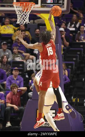 Alabama forward Noah Clowney (15) dunks over Jacksonville State guard ...