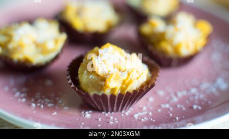 Délicieux bonbons au chocolat et aux flocons de maïs. Banque D'Images