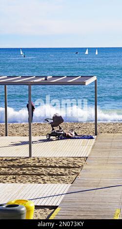 La Nova Icaria plage en hiver, Barcelone, Catalunya, Espagne, Europe Banque D'Images