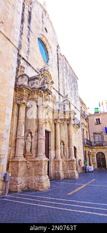 Façade de l'église de San Salvador à El Vendrell, Tarragone, Catalogne, Espagne, Europe Banque D'Images